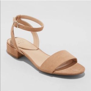 A New Day Women’s low block heel nude suede
